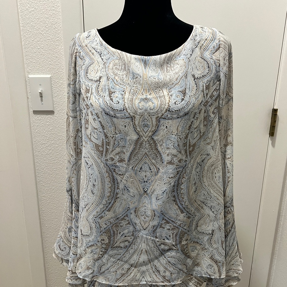 White House Black Market Paisley Bell Sleeve Blouse Size 6